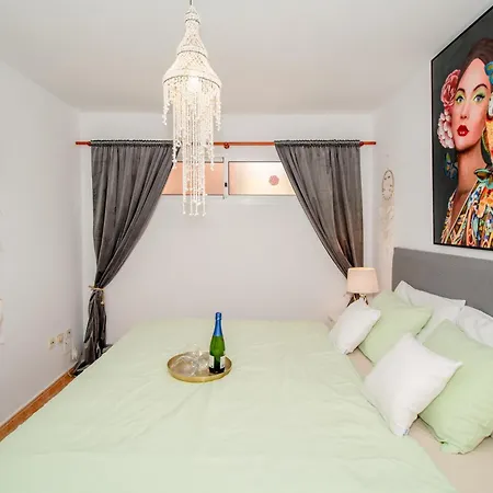 Angel Wings Ocean View 公寓 *