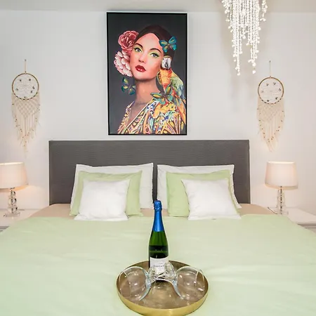 Angel Wings Ocean View 公寓