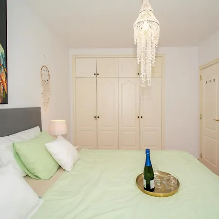 Angel Wings Ocean View 公寓 *